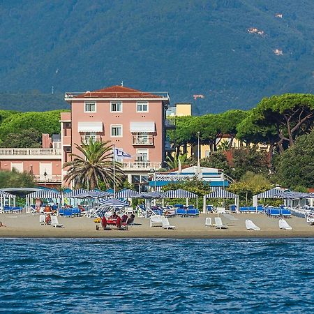 Hotel Happy Marina di Pietrasanta Exterior photo