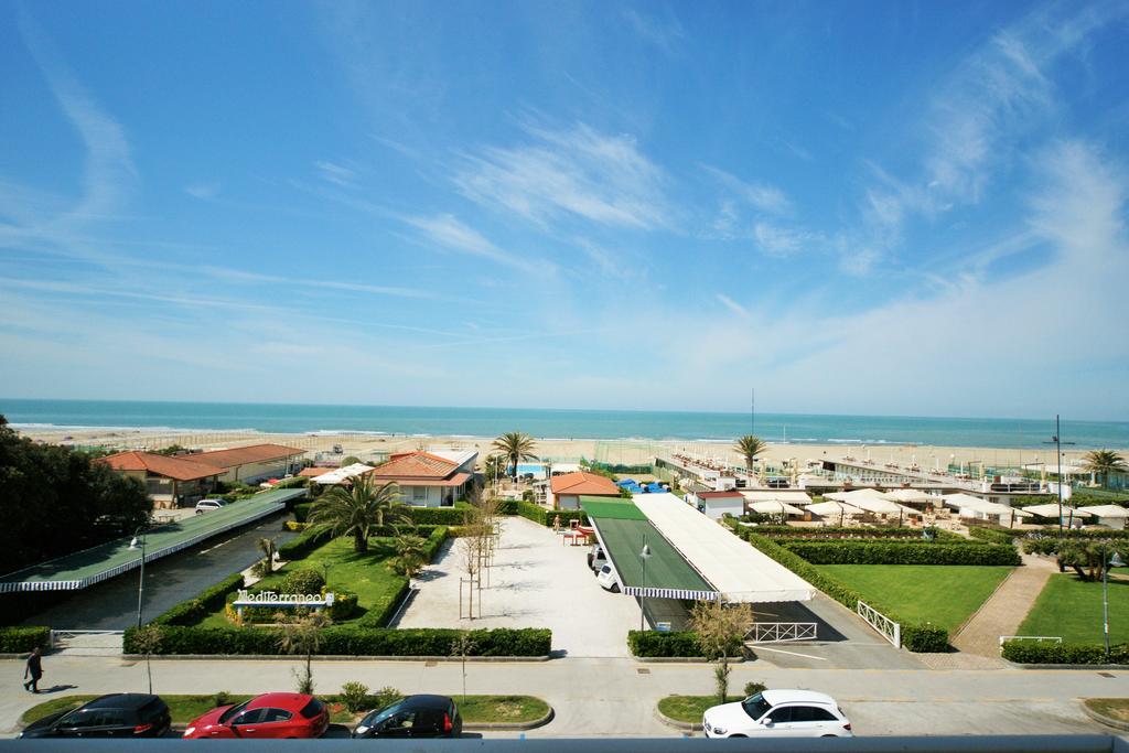 Hotel Happy Marina di Pietrasanta Exterior photo